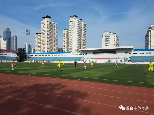 韩国蔚山青少年足球代表团访问烟台